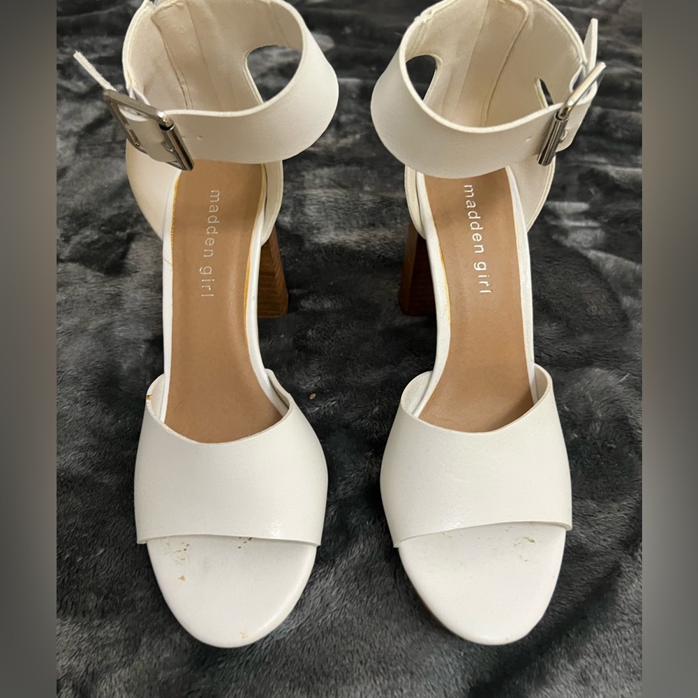 EUC Madden Girl size 6.5 whit heels